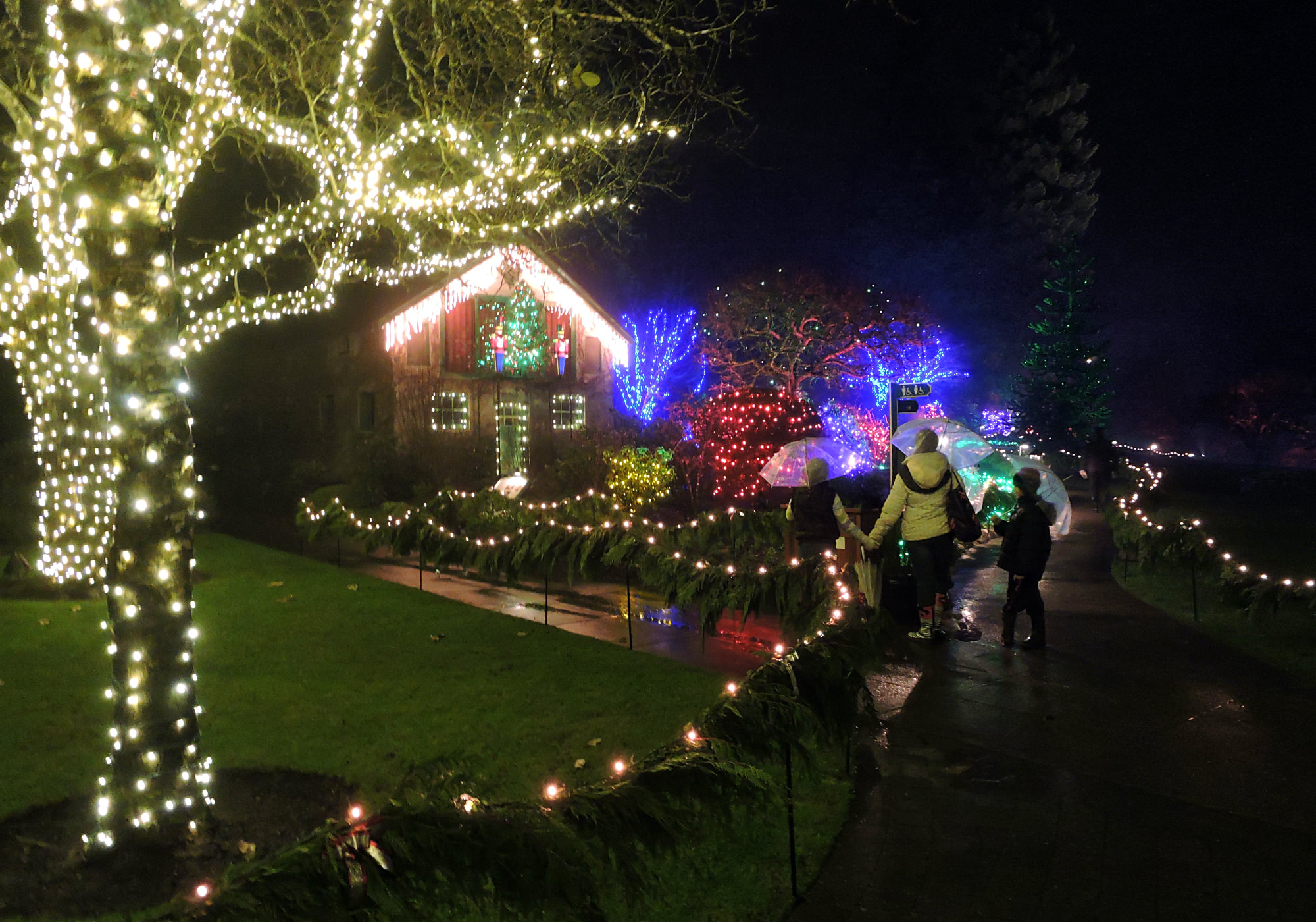 Christmas Lights at Butchart Gardens, Victoria BC, Even a d…